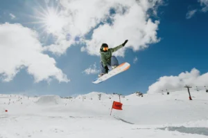 Zazi Snowboarding at Cardrona NZ 2025 - Asian Snowboard Girl from Indonesia